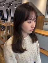 アカラ(acala) ローレイヤーセミロング【20代/30代/イルミナカラー/髪質改善】