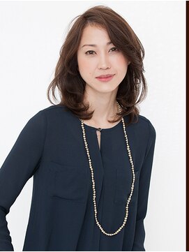 フィックスアップ 銀座(FIX-UP GINZA) モノトーンベージュでみせる柔らかロング