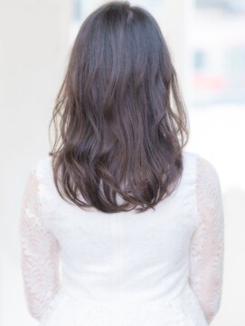 ヴィアラ 自由が丘(VIALA) 【VIALA 自由が丘】フェミニン×柔らかさ