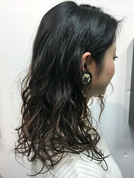 ヘアーサロンエルフォルグ(Hair Salon Erfolg)の写真/一人ひとり違うダメージ・髪質に合わせた薬剤選定。丁寧にカウンセリングしダメージレスにこだわります♪