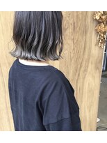 ツイギー 伊賀上ビル店(TWiGGY)&nbsp;切りっぱなし、コンパクトボブ。グレージュグラデーション。