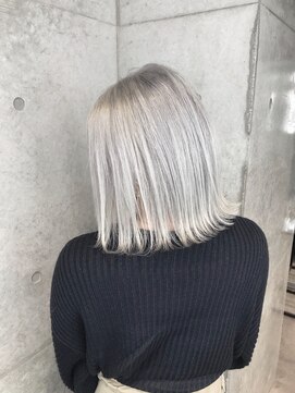 アンダーバーホワイト 鳳店(_WHITE) ☆切りっぱなしショート × ホワイトペール☆