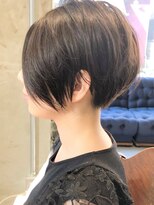 20代30代40代 人気の黒髪 前下がりショート【ROJITHA】