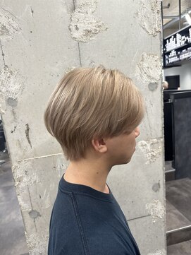 ガルテ(GARTE) 韓国風センターパート×ミルクティーベージュ