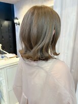 キャアリー(Caary)&nbsp;福山人気外ハネミディオリーブカラーブリーチなしダメージレス