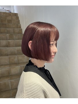 バズ(BUZZ) ぷつっとボブのカシスカラー！