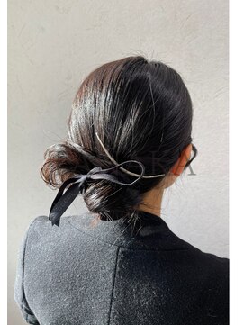 シャルムバイケンジ(Charm.by KENJE) 【タイトシニヨン】カチモリ/結婚式/二次会/同窓会/銀座/有楽町