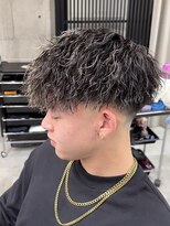 イーラ(era)&nbsp;ツイストパーマ短髪マッシュ刈り上げショート