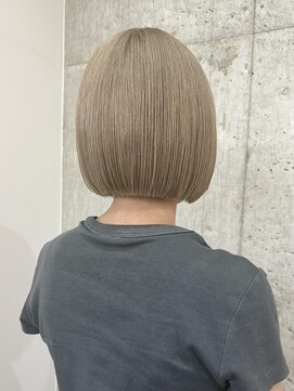 サクラ オモテサンドウ(SAKURA) ミルクティーベージュ ぱっつん前髪 表参道