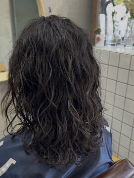 オルト(Altn) 大人の波巻きスパイラルパーマミディアムロングメンズカットヘア