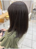 オリーブグレージュ