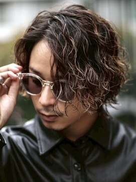 レタッチ バイ フィフス 銀座(RETOUCH by fifth) 新橋波巻きスパイラルパーマツイストスパイラルセンターパート