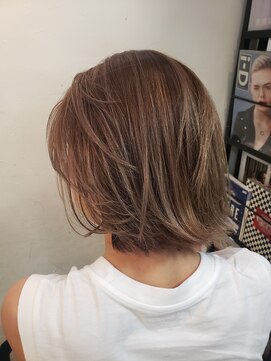 ペネロープ(Penelope) 切りっぱなしボブ×ハイライトグラデーション！