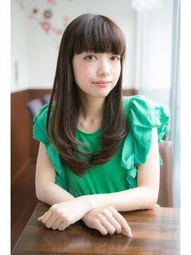 ウェイク ヘアー メイク(wake hair make) 重めバングで大人クールに 毛先カールのロングスタイル