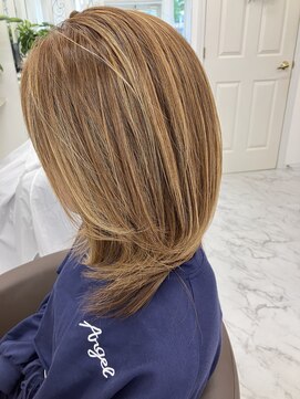 サロンドノア(Salon de NoA) ハイライト×レイヤーカット