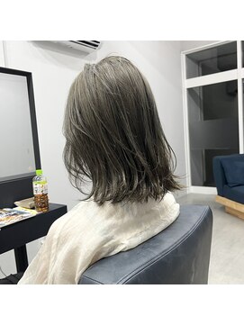 チーク(CHiiK) Wカラー×グレー