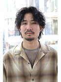 センターパート　ツイストスパイラルパーマ　ウルフパーマ