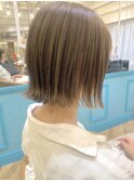 切りっぱなしボブ×韓国風外ハネ×オリーブベージュ