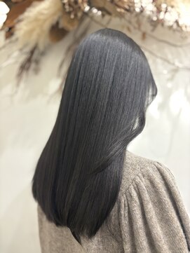 ゼンドットカラスマ(Zen.karasuma) ツヤサラストレート