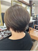 大人ショートで首元スッキリ