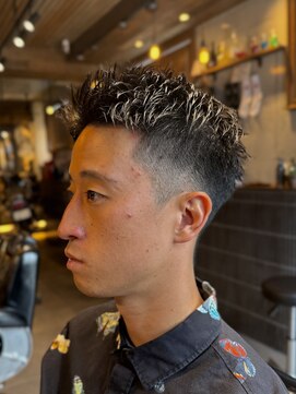 ニゲラ 町田(NIGELA) 刈り上げ高めのショート