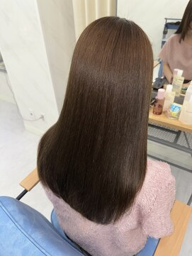 エミン(emyn) 髪が変わる【美髪革命】艶髪/髪質改善/縮毛矯正/代々木