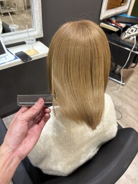 ユラ(YURA) ミルクティーにしすぎない　ベージュカラー　【姫路/姫路駅】