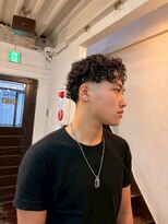 ビーバイエイトジェンツ(Bee by EIGHT GENTS) リバースセンターパート/ニュアンスパーマ/ダウンバング/心斎橋