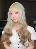 ヴィヴィッド オモテサンドウ(ViViD omotesando)&nbsp;グラデーションカラー ペールグリーンベージュ 透明感 10代