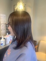 スー(suu)&nbsp;顔周り大人可愛くグレージュミディ