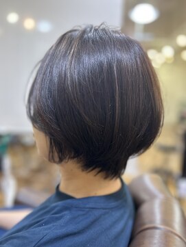 ハンナ(hanna) 丸みショート