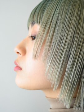 サロウィン 那覇店(SALOWIN) ミントカラーホワイトグレージュアースカラー姫カットレイヤー2