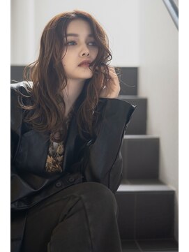 ルクスバイアフィナー(Luxo by Afinar) luxo by afinar  レイヤーカールウェーブロング