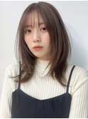 サラ艶ミディアムレイヤーボブオリーブベージュダークアッシュ