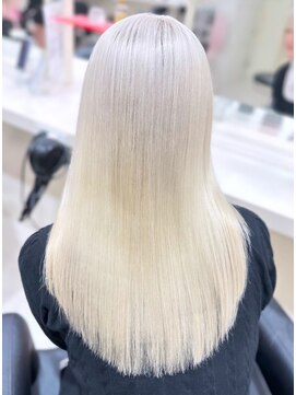 シアター 福岡天神(THEATER) ホワイトブロンド