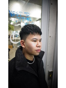 チルチェア 池袋(CHILL CHAIR) テーパーフェード×クロップ×ライン