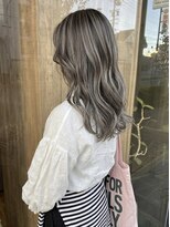 ニコリヘアワークス(nicori hair works)&nbsp;ロング×ハイライト×スモーキーベージュ1