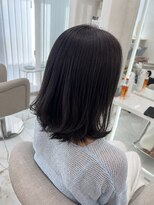アロン(ALLON)&nbsp;イルミナカラー「ナイトスカイ」でつくる、上品な暗髪グレージュ