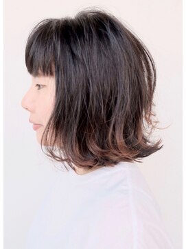 ピントヘアーワークスソウコ(PINT HAIR WORKS SOKO) 外ハネボブ