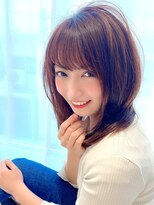 アイビー(Ivy)&nbsp;30代40代小顔ふんわりくびれ無造作カールひし形Cカーブセミディ