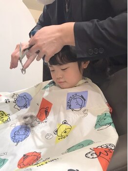 ヘアーアンドフェイス ラモーレ(Hair&Face L'amore)の写真/【キッズスペースあり◎】個室完備！お子様が見える距離にいるからリラックスしてサロンtimeを過ごせます＊