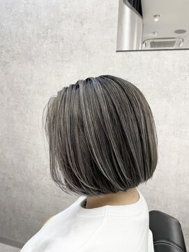 ジゼル 博多筑紫口店(GiseL) バレイヤージュ×ミニボブ【博多駅筑紫口】@halu_the_world