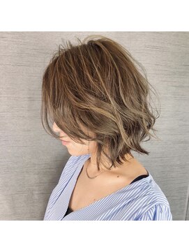 ジエクト ヴィシア(The Ect VIXIA) シークレットハイライト×オリーブベージュ×ぱつふわボブ