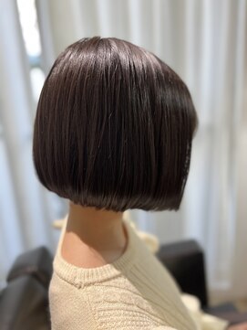 ツムグ 代官山店(TUMUGU) ★大人可愛いナチュラル前下がりショートボブダークアッシュ白髪