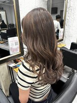 リア(riah) 艶髪オリーブブラウン/透明感/立体感ハイライト/ウェーブ