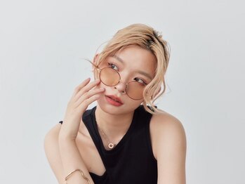 シンクショップ(THINK SHOP)の写真/【難波駅徒歩1分】ダメージヘアでお困りの方に！継続しやすい豊富なTRメニューでぷるんと弾む手触りに♪