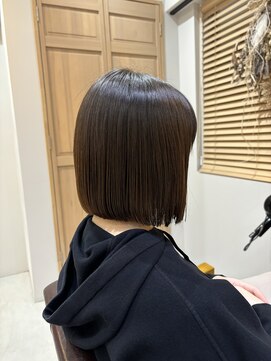 トットファム(tot.fam.) 【t o t .f a m .】パーマ落としストレート×切りっぱなしボブ♪