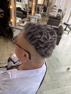 コワファースト 大分(COIFF1RST) ホワイトメッシュ