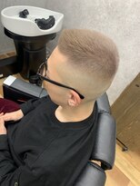 グローブ バーバー(GROVE BARBER)&nbsp;スキンフェード　ハイトーンカラー　フェードカット
