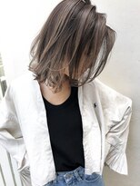 トルネード(TORNADO)&nbsp;外国人風ウルフボブ ロブ ハイライトバレイヤージュ グレージュ